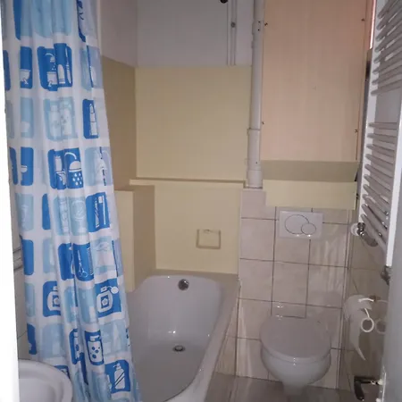 B 1 étage Avec Balcon Séjour chez l'habitant *